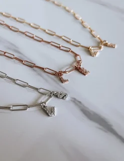 Collana Catena Rettangolare Sottile e Lettera con Zirconi COLORE ARGENTO Bianco