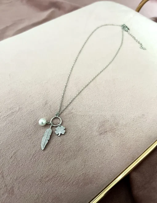Collana Piuma Perla e Quadrifoglio