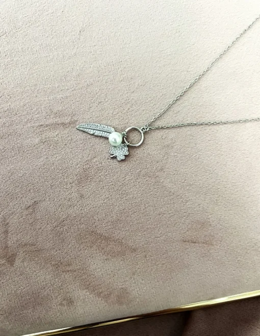 Collana Piuma Perla e Quadrifoglio