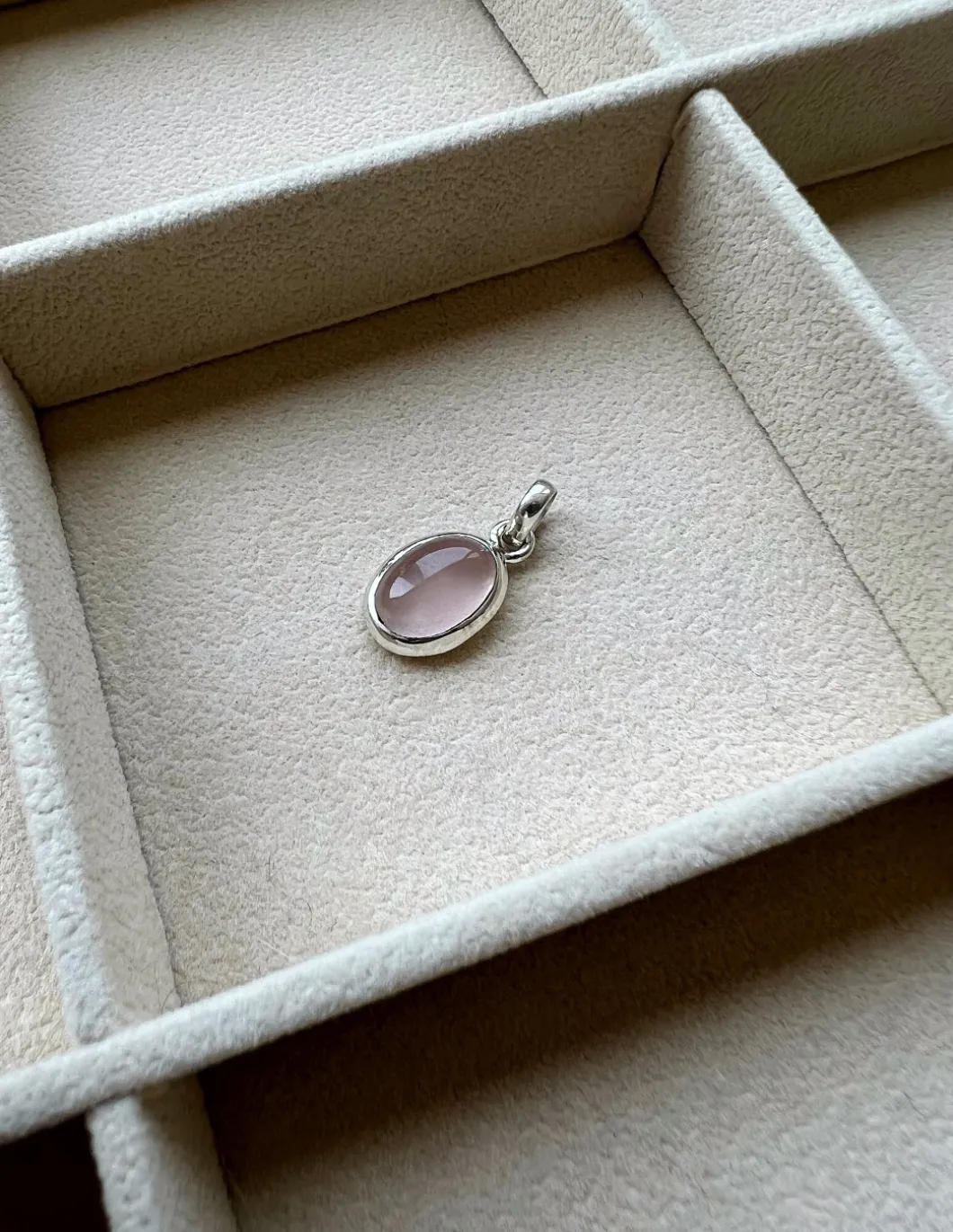 Medaglione di Quarzo Rosa Piccolo a Forma Ovale